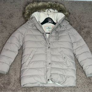 Abercrombie Finch girls jacket 15/16. Light gray. Great shape!!!